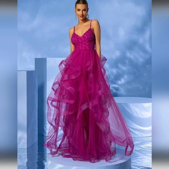 Giffniseti Women's Prom Dress Features 3D Rose Print, Layered Tulle and High-End - Picture 6 of 8